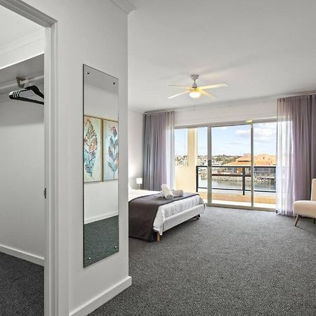 Waterfront Townhouse - Picturesque Marina Views Apartman Port Lincoln Kültér fotó