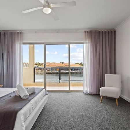 Waterfront Townhouse - Picturesque Marina Views Apartman Port Lincoln Kültér fotó