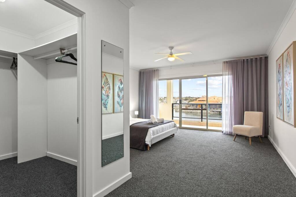 Waterfront Townhouse - Picturesque Marina Views Apartman Port Lincoln Kültér fotó